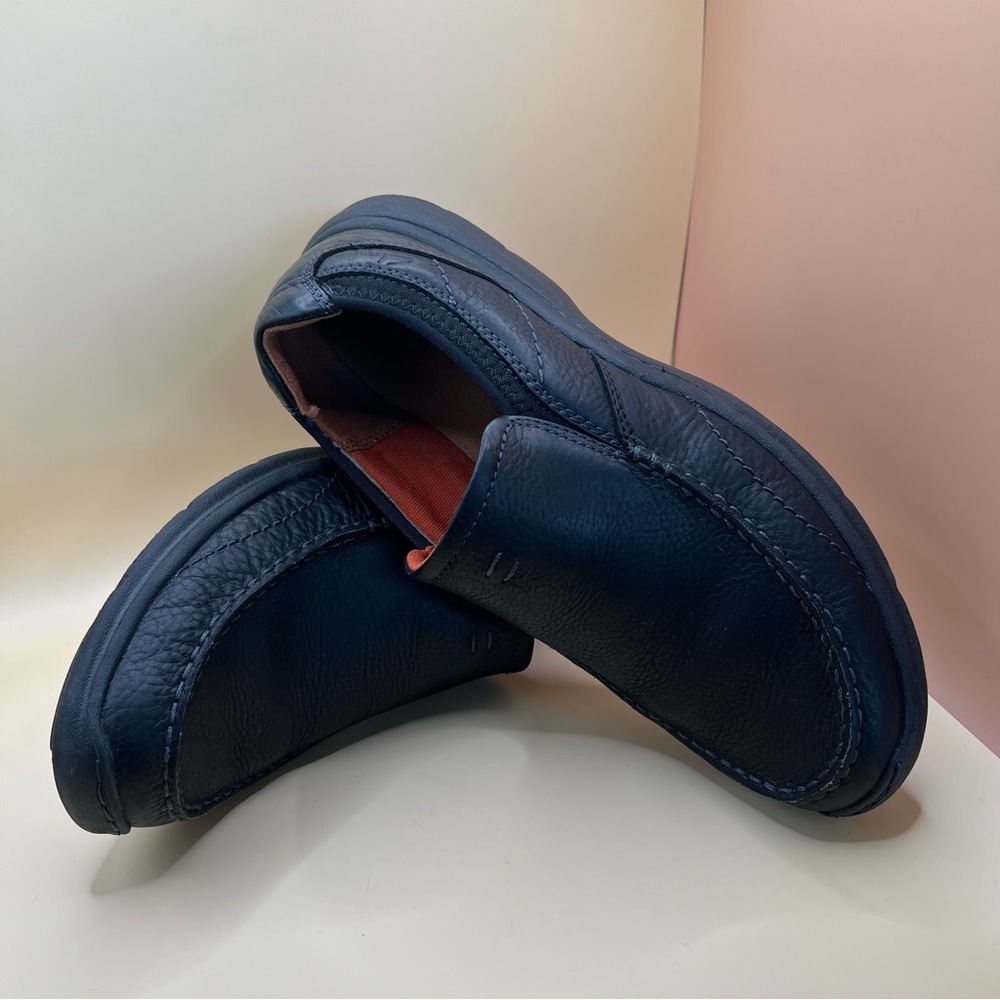 Clark’s Men’s Size 9 - Loafers- Black - Gently Worn.